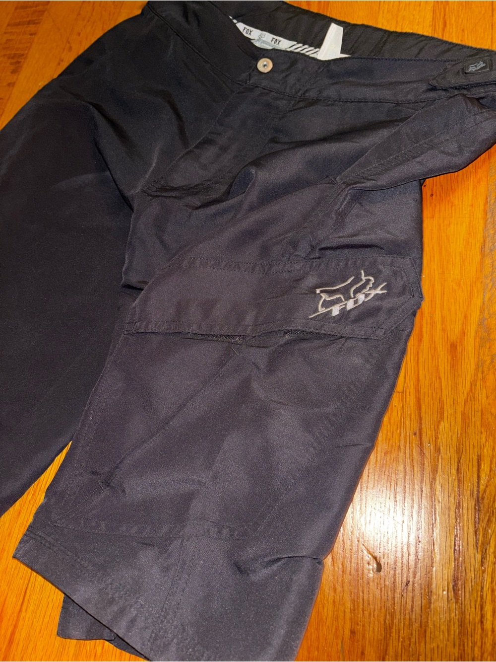 Fox Men's Black Cargo Shorts Flat Front Button Closure Cargo Pockets 12" Inseam